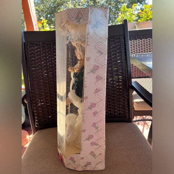 Collectible Genuine Fine Bisque Porcelain with Certificate of Authenticity - Picture 9 of 14